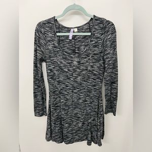 Francesca’s Collection Alya Long Sleeve Sweater Dress Size Medium